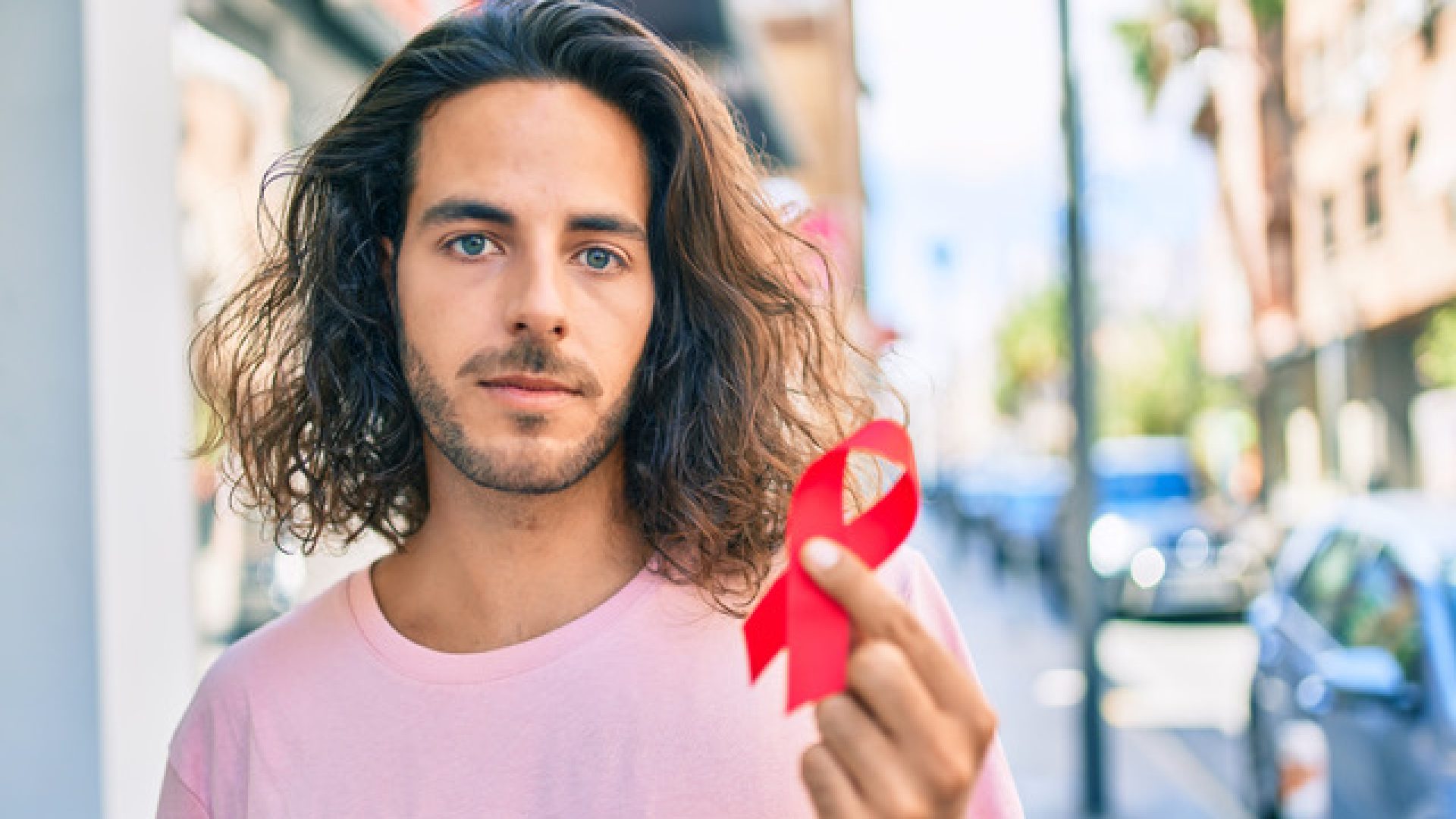 Neboj se testování. S dnešní léčbou HIV můžeš žít normální život, jen ji musíš zahájit včas.